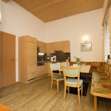 Alpenfex アパート フラッハウ